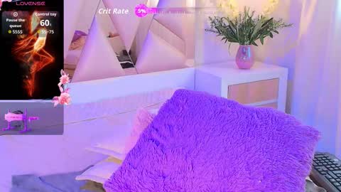 Mia online show from October 11, 3:04 pm