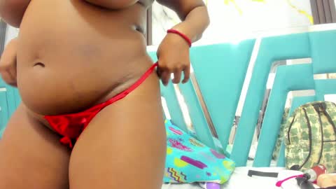 Mia online show from December 7, 10:45 am