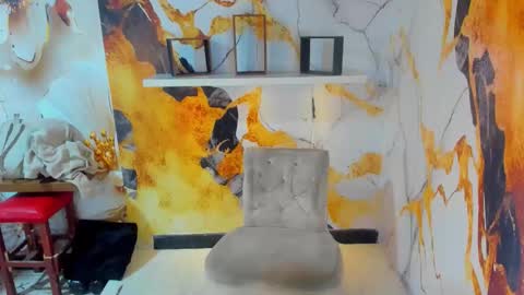 Mia and Kenai online show from January 7, 7:28 pm