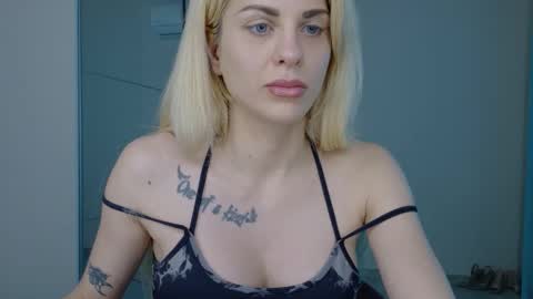 mia_angel online show from May 25, 4:50 pm