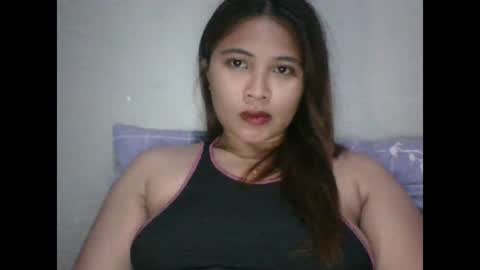 Snapshot of mia_bella04 chatting on January 12, 1:53 am mia_bella04 online show from January 12, 1:53 am
