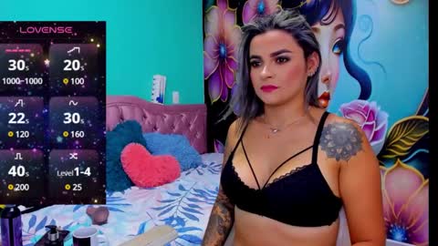 Mia online show from December 28, 4:20 pm