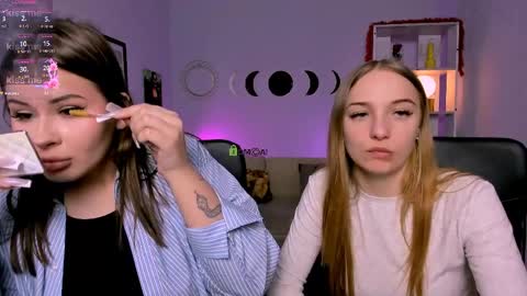 Mia online show from April 4, 7:23 pm