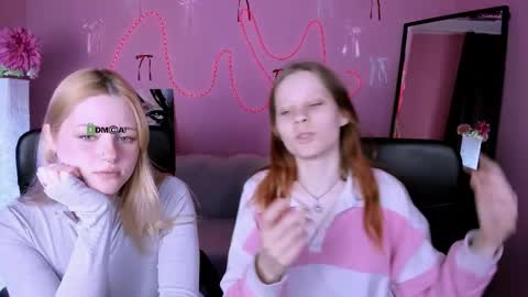 Mia online show from April 13, 12:39 pm