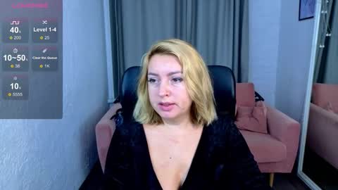 Mia online show from September 26, 6:33 am