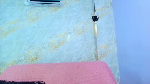 Mia  online show from December 16, 12:11 pm