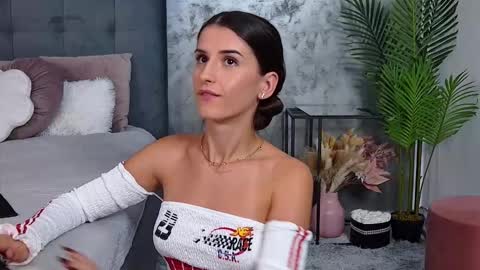 Freya Allen online show from September 16, 9:34 pm