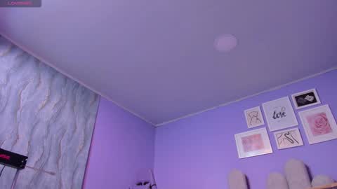 mia online show from October 21, 11:25 am