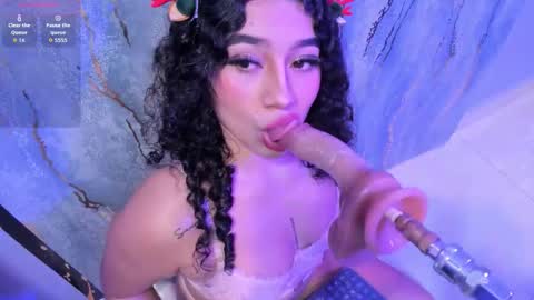 mia online show from November 5, 11:48 am