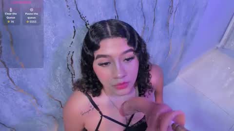 mia online show from October 26, 12:11 pm