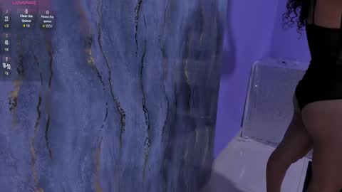 mia online show from November 14, 11:32 am