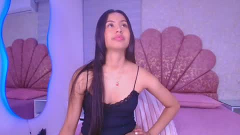 Mia  online show from May 13, 3:12 am