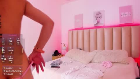 mia_corner online show from February 28, 6:35 am