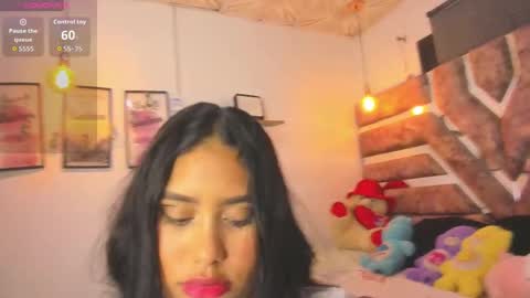 Mia online show from October 20, 8:39 am