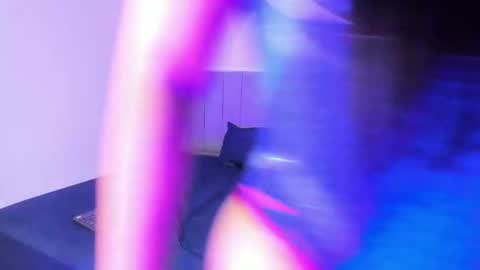    online show from December 3, 11:45 am