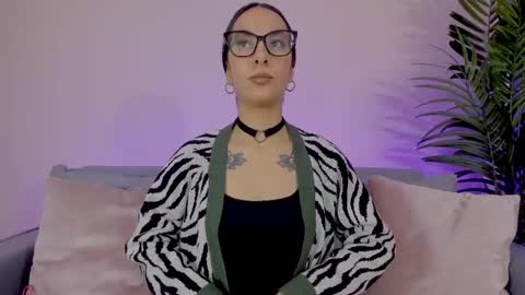Sarah Luna online show from May 22, 1:31 pm