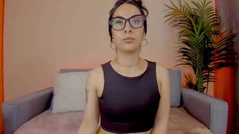Sarah Luna online show from May 6, 9:41 pm