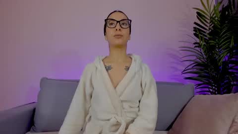 Sarah Luna online show from May 19, 12:34 pm