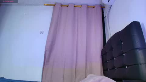 Mia online show from May 15, 11:29 pm
