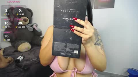 Mia online show from May 26, 1:32 pm
