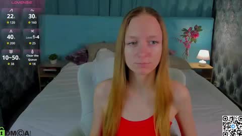 Snapshot of mia_e1fie chatting on October 10, 9:14 am mia_e1fie online show from October 10, 9:14 am