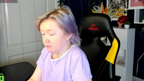 Mia online show from May 22, 3:04 am