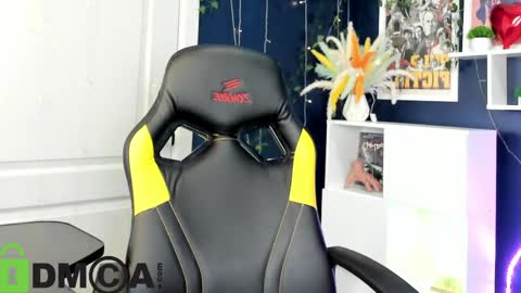Mia online show from May 9, 3:19 am