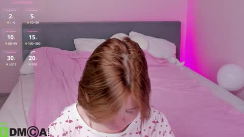 Mia online show from November 15, 3:18 am