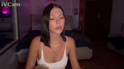 mia_floo online show from October 22, 2:44 pm