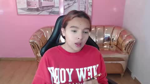 Mia online show from October 6, 12:44 pm