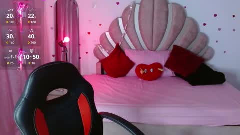 mia online show from May 12, 1:36 am