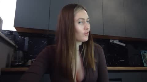 mia_fride1 online show from January 14, 11:15 am