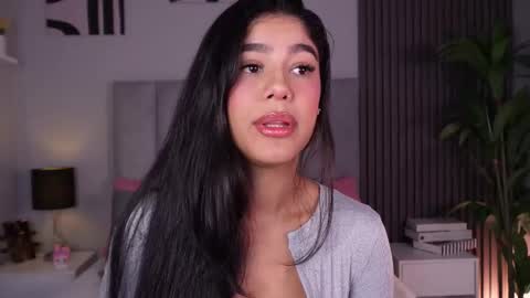 Mia  online show from March 25, 1:36 pm