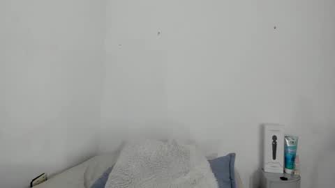 Mia online show from March 11, 5:11 am