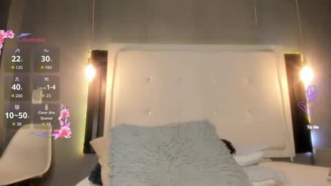 mia online show from May 19, 1:56 am