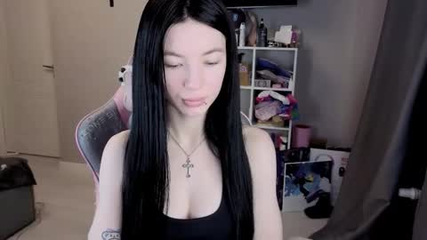 MIA HELP ME REACH 100 LIKES online show from February 18, 3:22 pm