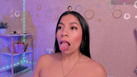 Mia online show from May 12, 7:31 pm