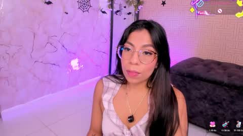 Mia online show from November 16, 2:17 pm