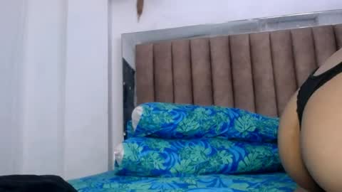 mia_gt777 online show from April 8, 6:15 am