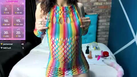 Snapshot of mia_holly__ chatting on September 18, 9:24 pm MIA HOLLY online show from September 18, 9:24 pm
