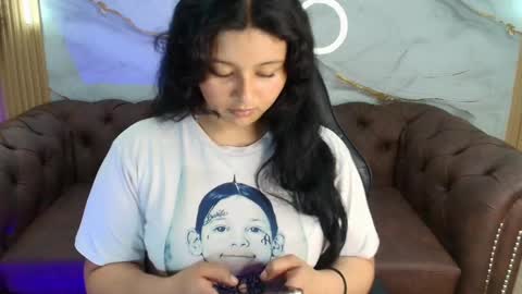 Mia online show from September 17, 8:40 pm