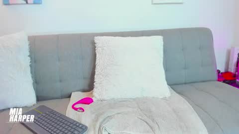 Mia online show from July 2, 3:23 am