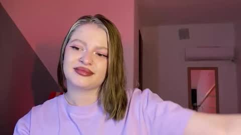 Mia online show from September 8, 8:41 pm