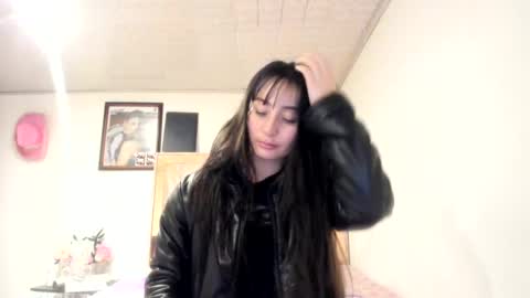 mia kaneee online show from October 27, 2:18 am