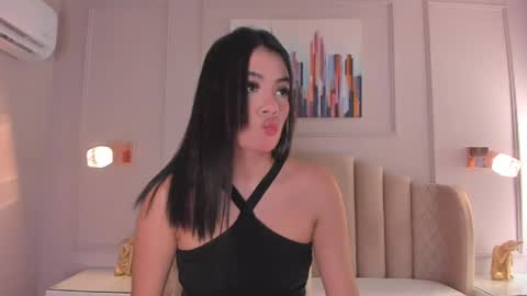 Mia online show from May 1, 2:26 am