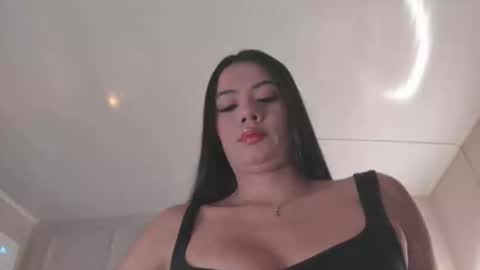 Mia online show from March 5, 2:51 am