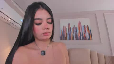 Mia online show from May 14, 5:57 am