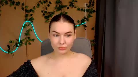 mia_lemm online show from May 11, 6:26 am