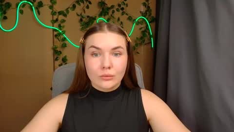 mia_lemm online show from May 13, 6:41 am