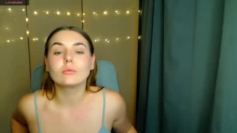 mia_lemm online show from November 28, 9:23 am